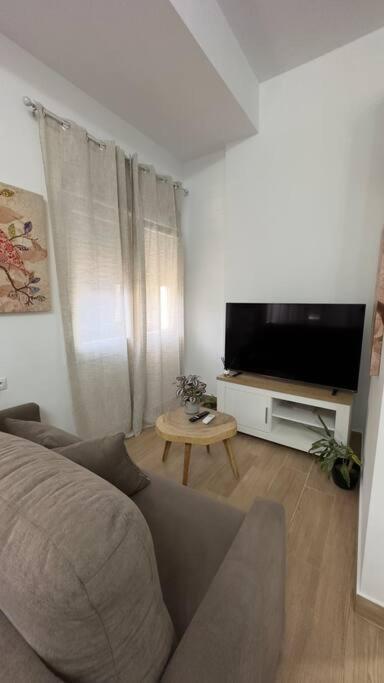 Rockside Residences Suites La Linea La Línea de la Concepción Esterno foto